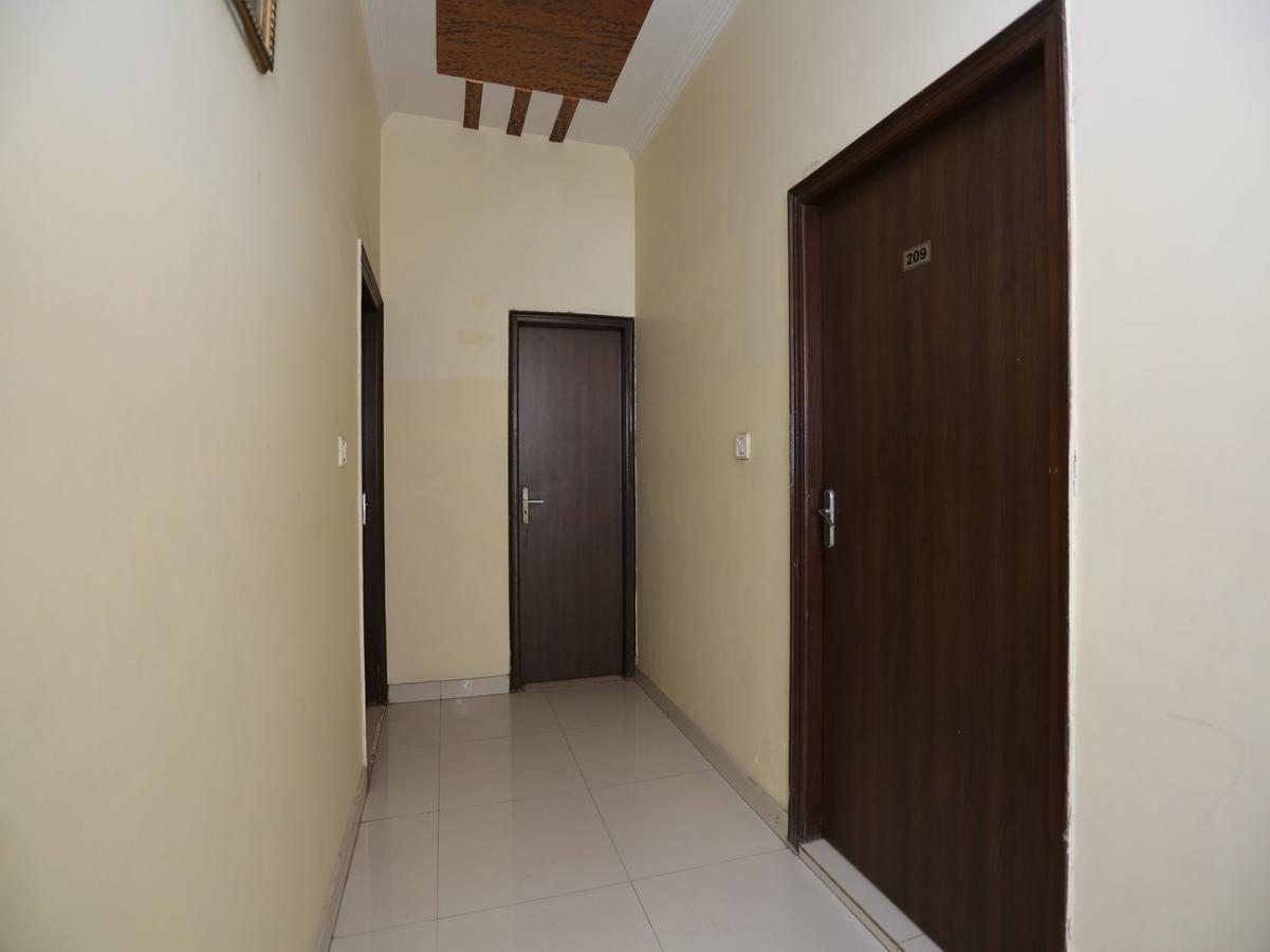 Oyo 12221 Hotel M House Агра Экстерьер фото