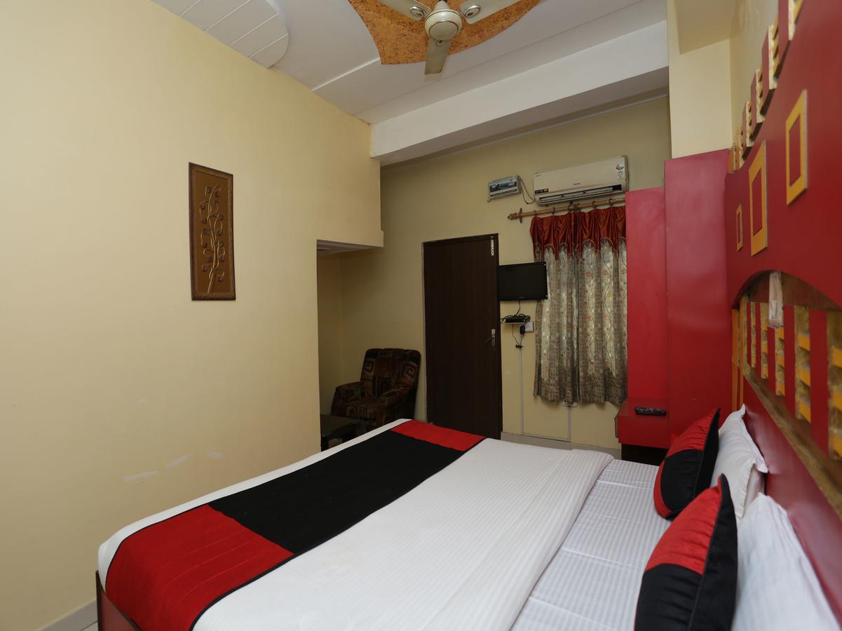 Oyo 12221 Hotel M House Агра Экстерьер фото